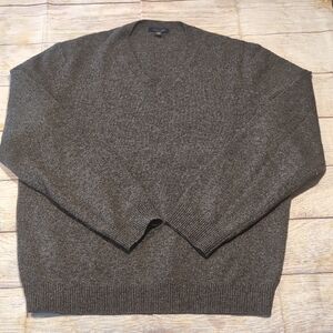 Club Room Men's 100% Lambswool Gray V-neck Sweater Size M
